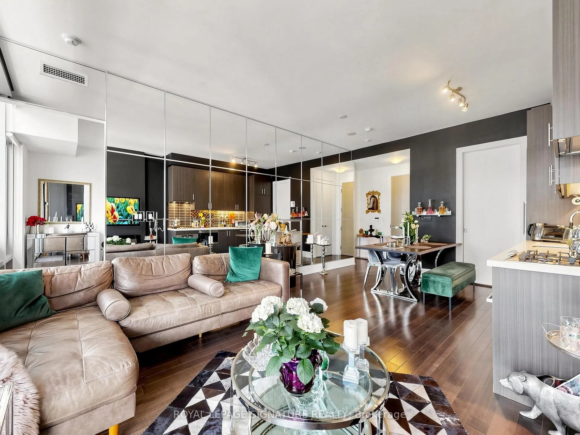 Photo 9 of Unit 830, 39 Queens Quay E, Toronto, Waterfront Communities — HOMEH