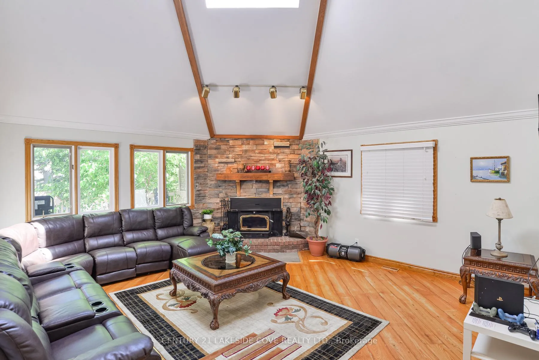 Photo 8 of 40 Ridge Avenue, Ramara, Brechin — HOMEH