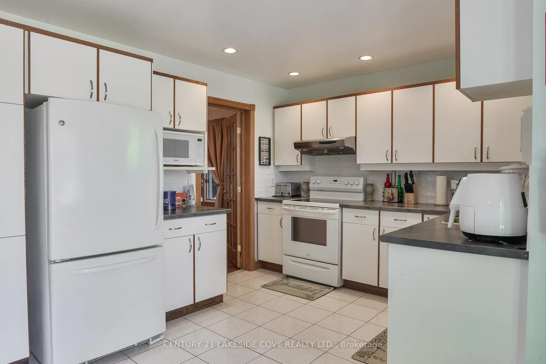 Photo 10 of 40 Ridge Avenue, Ramara, Brechin — HOMEH