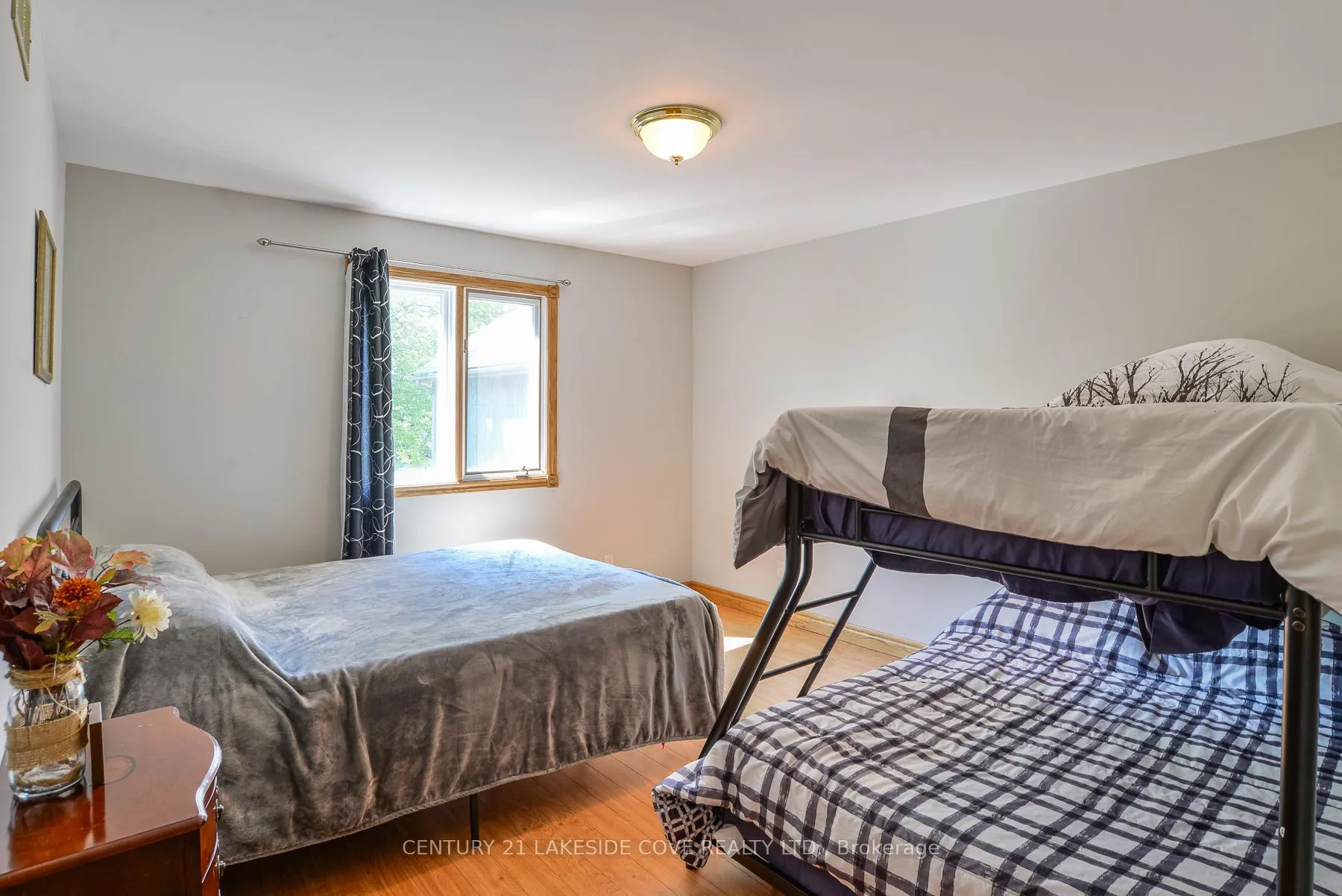 Photo 20 of 40 Ridge Avenue, Ramara, Brechin — HOMEH