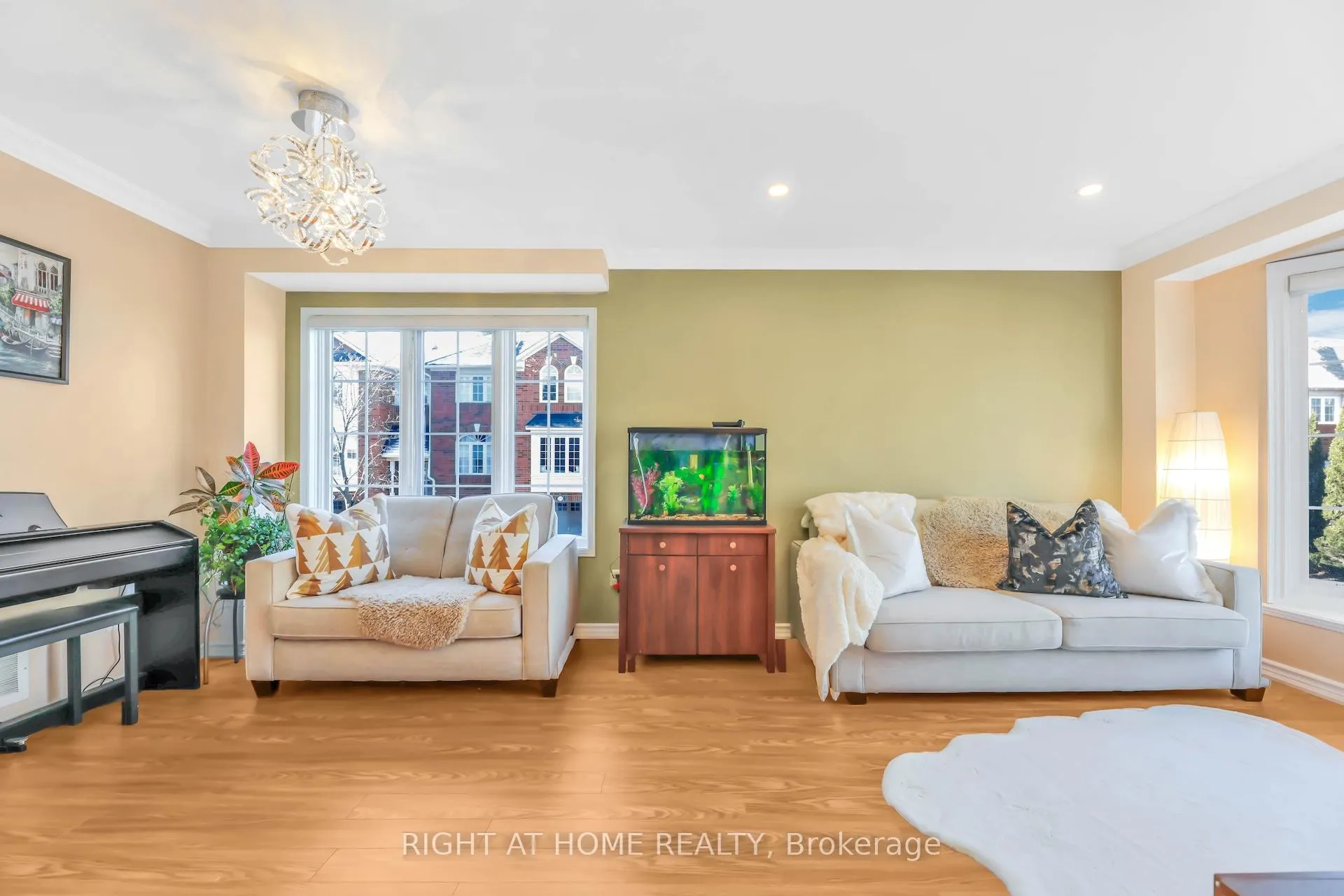Photo 5 of 130 Mosaics Avenue, Aurora, Aurora Highlands — HOMEH
