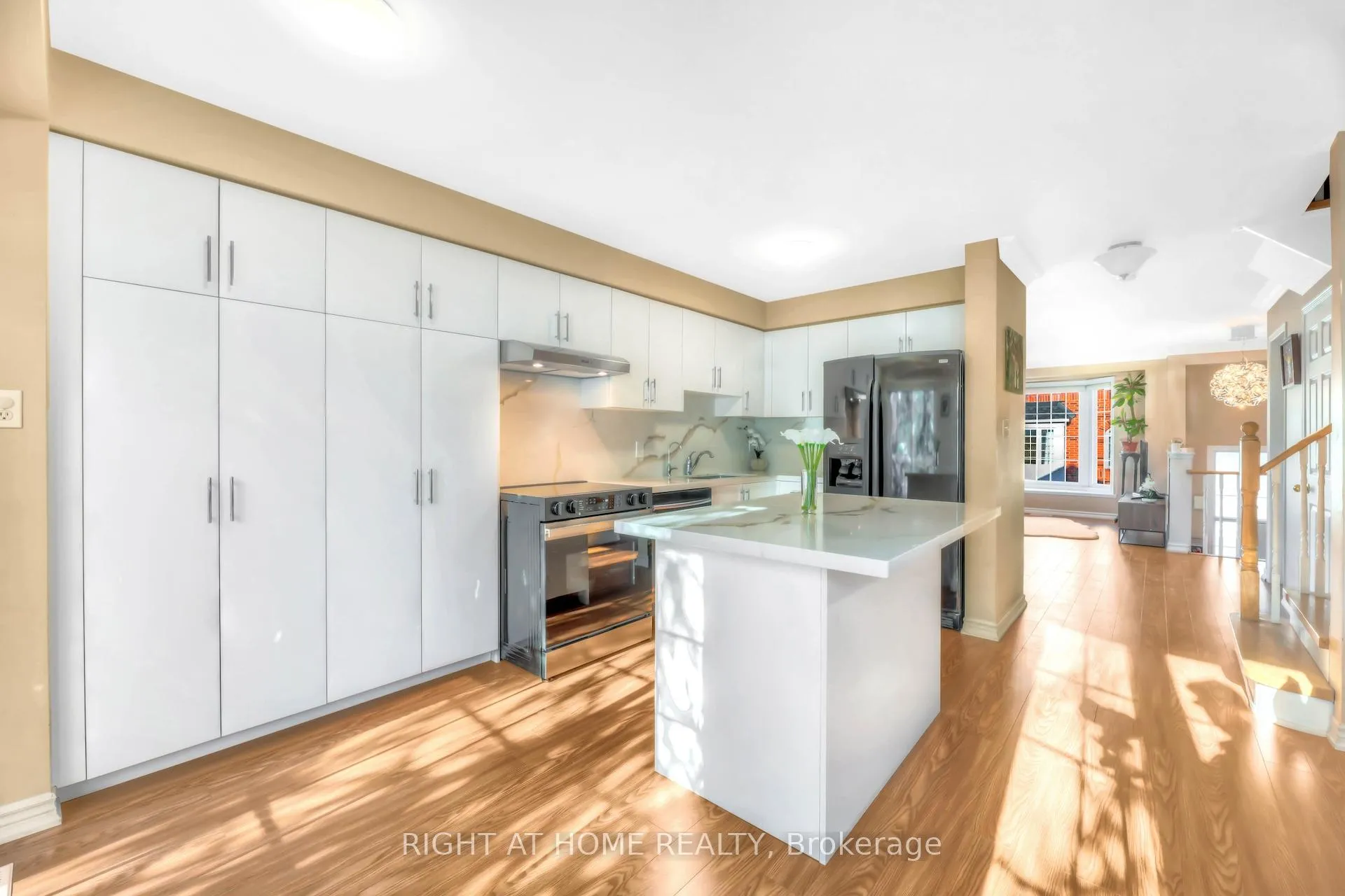 Photo 10 of 130 Mosaics Avenue, Aurora, Aurora Highlands — HOMEH