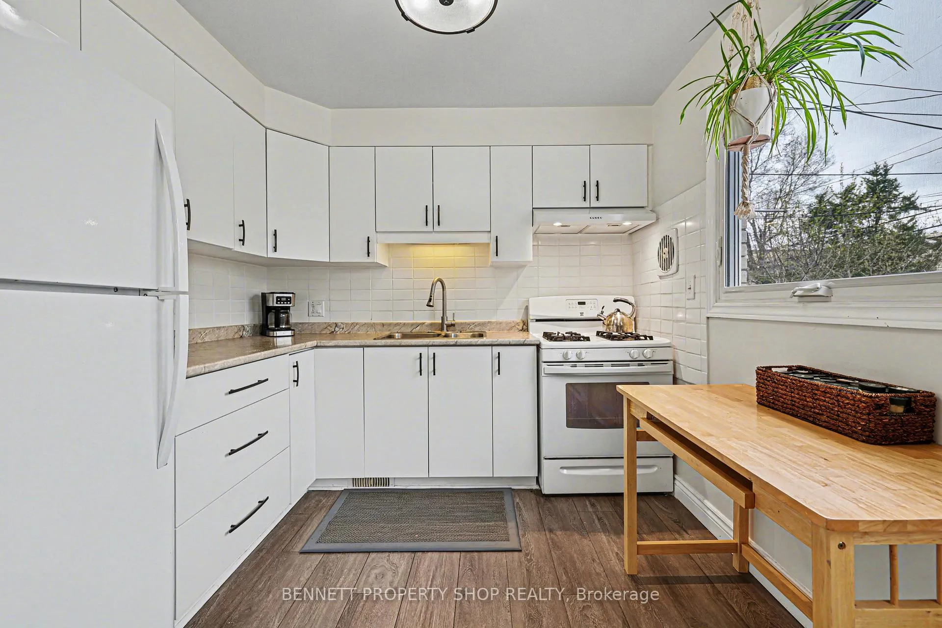 Photo 5 of 673 Morin Street, Ottawa, Castle Heights — HOMEH