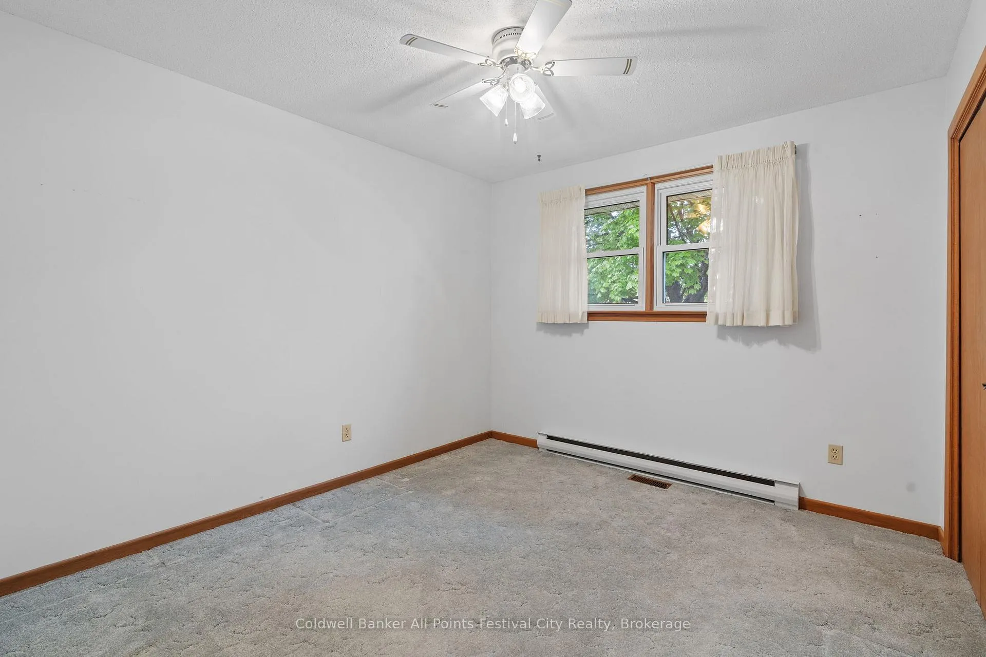 Photo 26 of 4 Suncoast Drive W, Goderich, Goderich (Town) — HOMEH