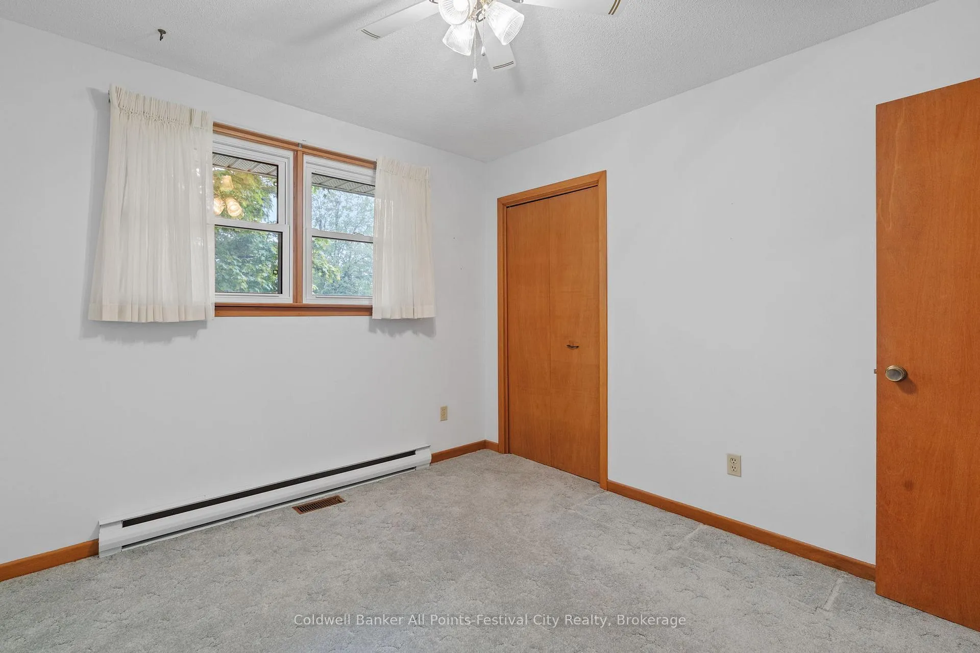 Photo 27 of 4 Suncoast Drive W, Goderich, Goderich (Town) — HOMEH