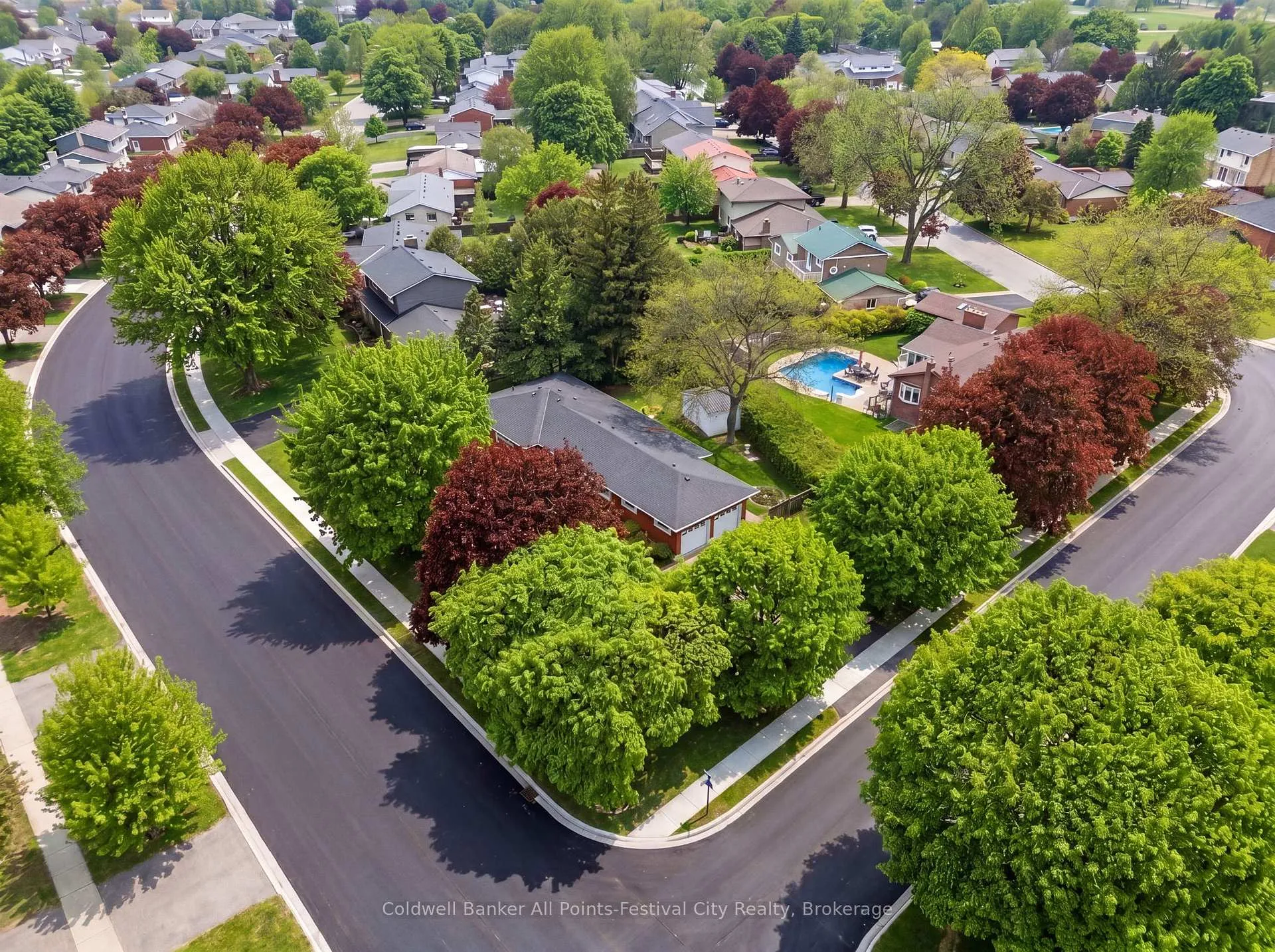 Photo 44 of 4 Suncoast Drive W, Goderich, Goderich (Town) — HOMEH
