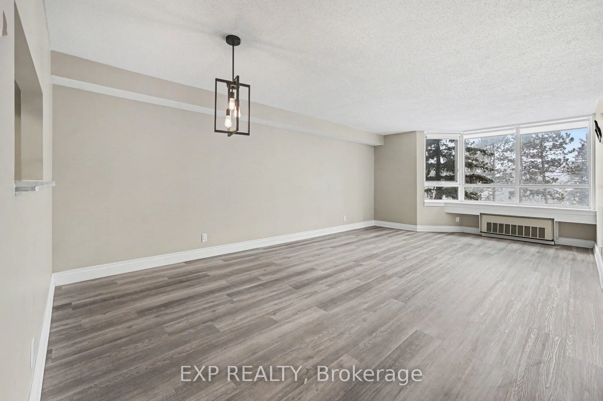Photo 2 of Unit 404, 80 Sandcastle Drive, Ottawa, Leslie Park — HOMEH