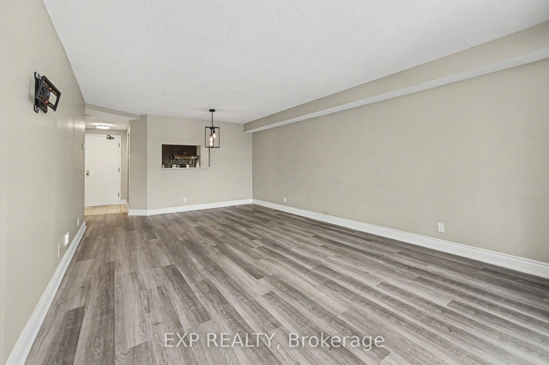 Photo 6 of Unit 404, 80 Sandcastle Drive, Ottawa, Leslie Park — HOMEH