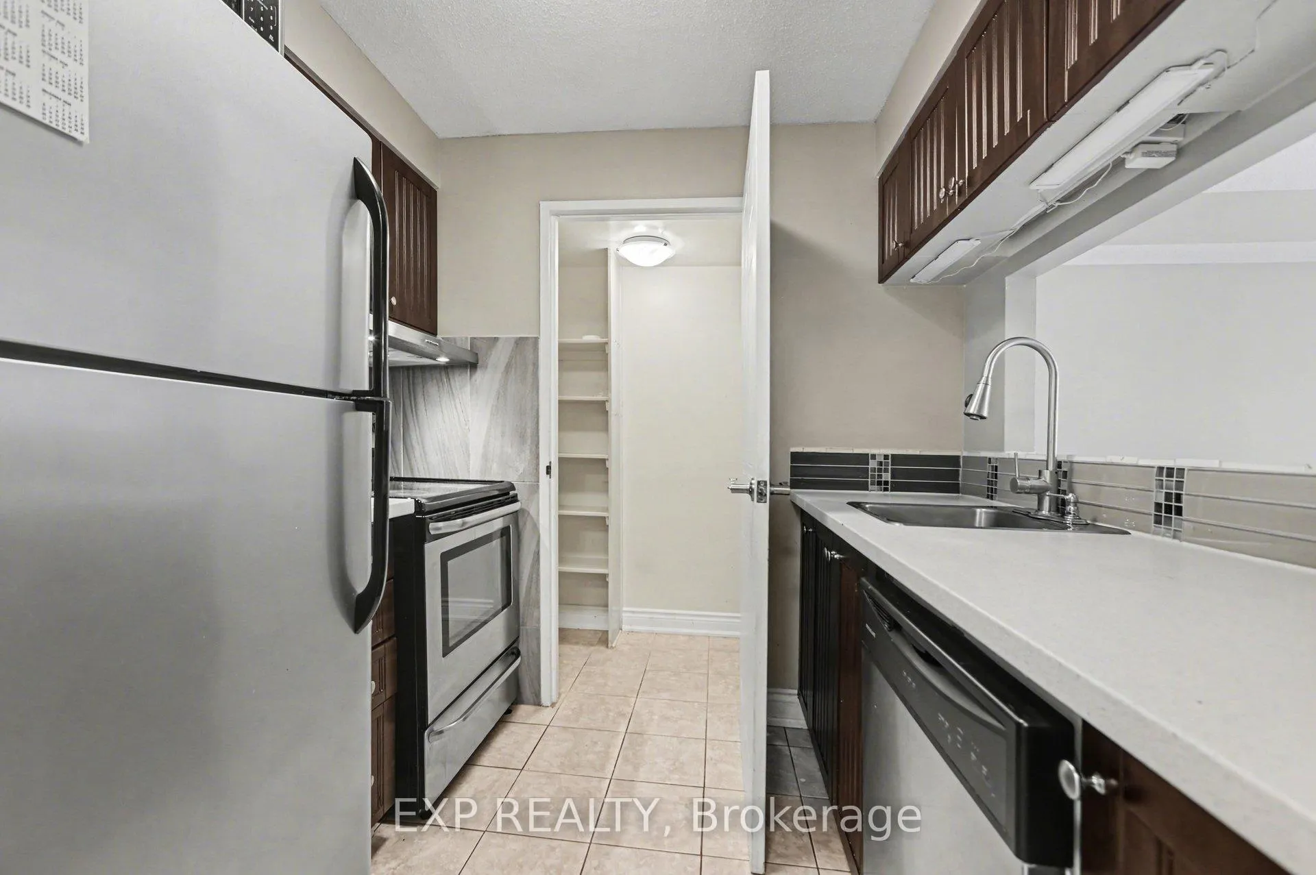 Photo 9 of Unit 404, 80 Sandcastle Drive, Ottawa, Leslie Park — HOMEH