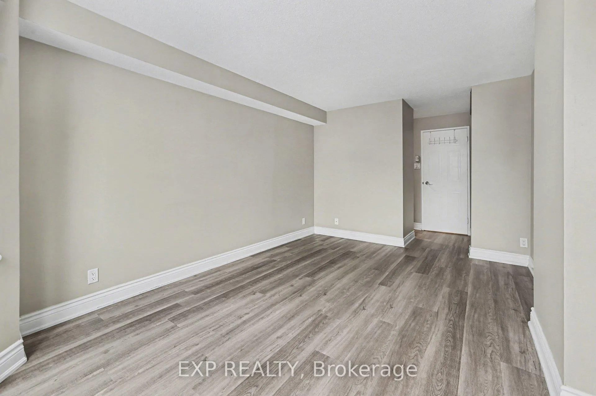 Photo 10 of Unit 404, 80 Sandcastle Drive, Ottawa, Leslie Park — HOMEH