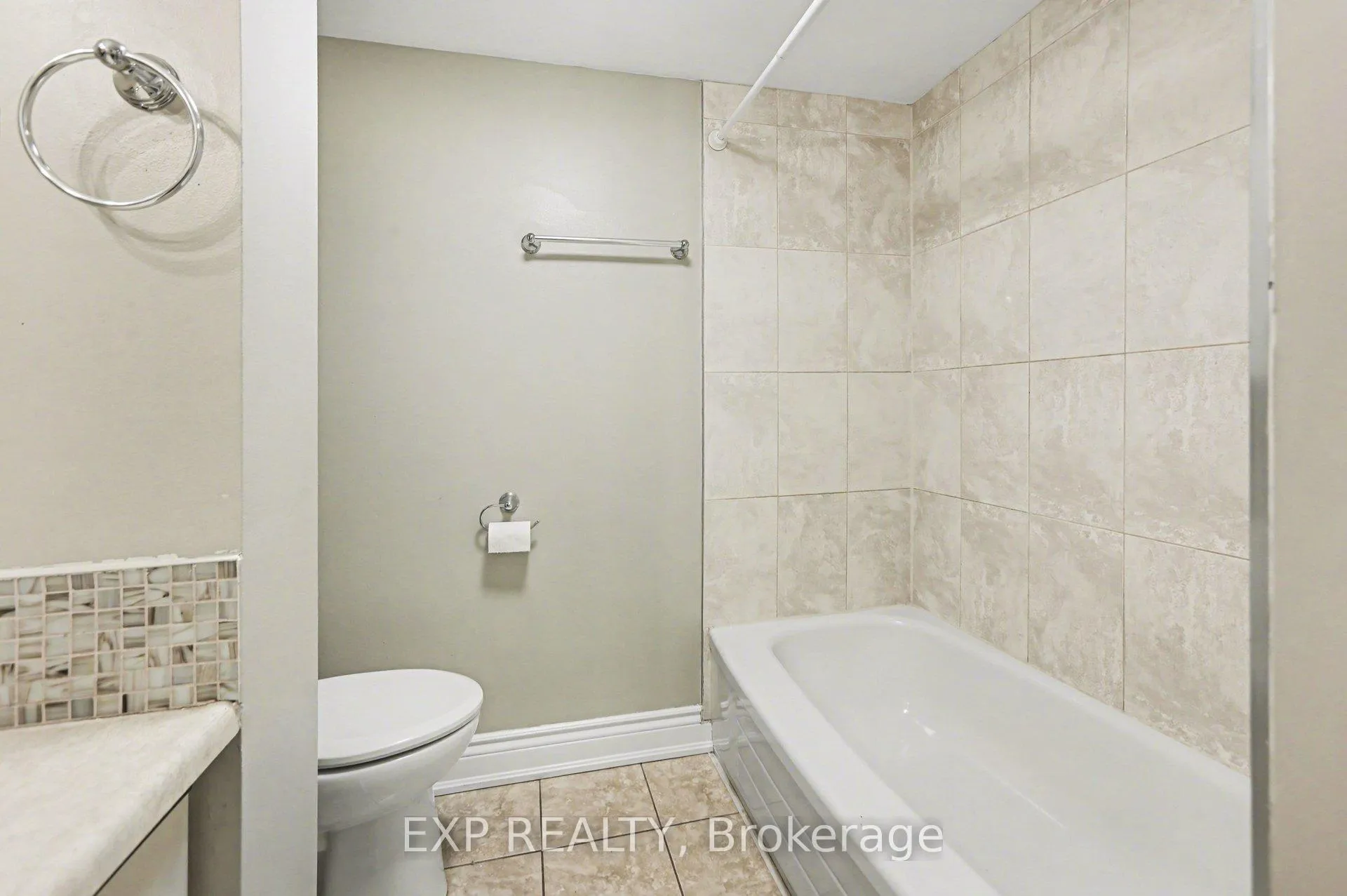 Photo 13 of Unit 404, 80 Sandcastle Drive, Ottawa, Leslie Park — HOMEH