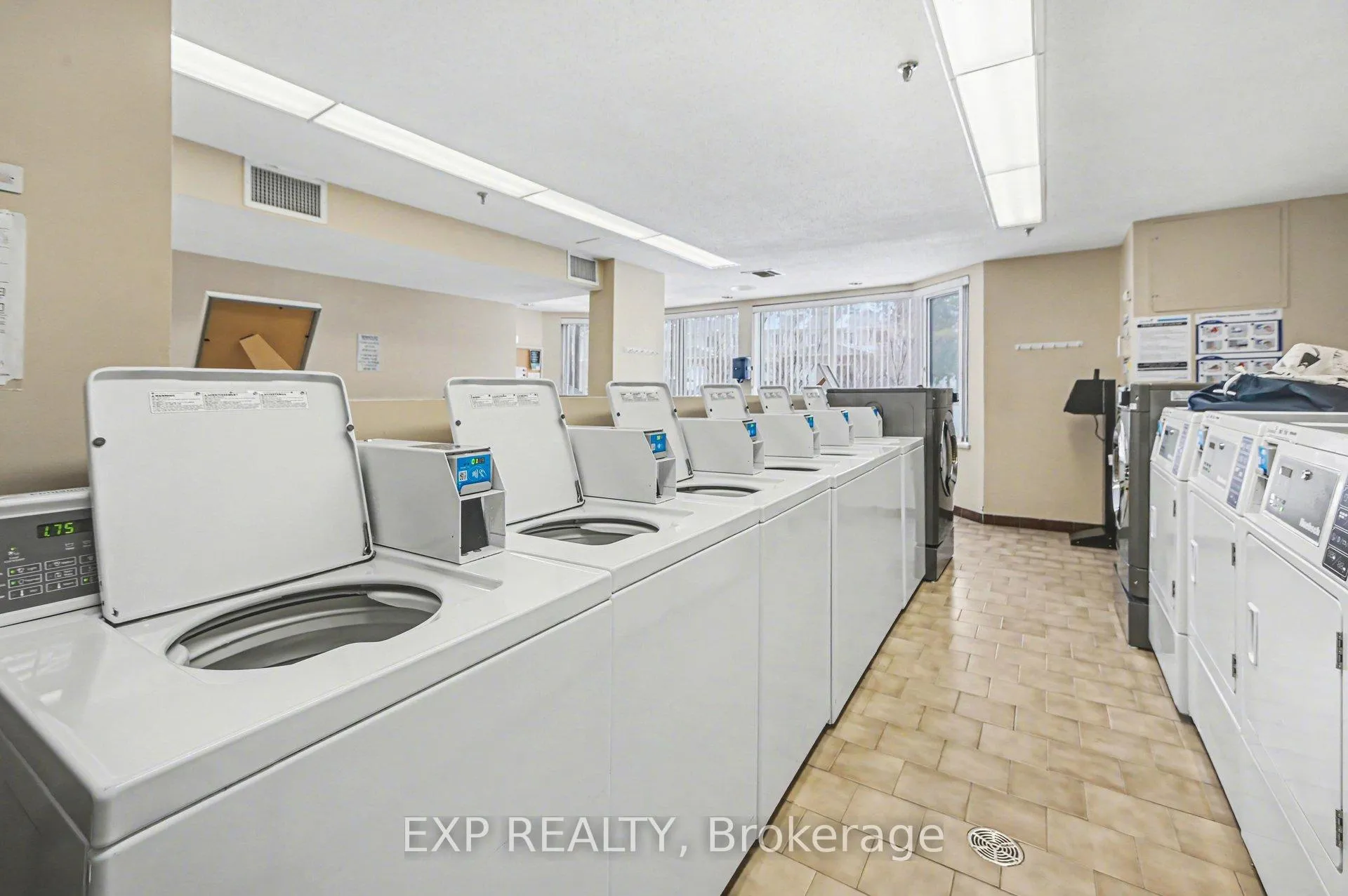 Photo 22 of Unit 404, 80 Sandcastle Drive, Ottawa, Leslie Park — HOMEH