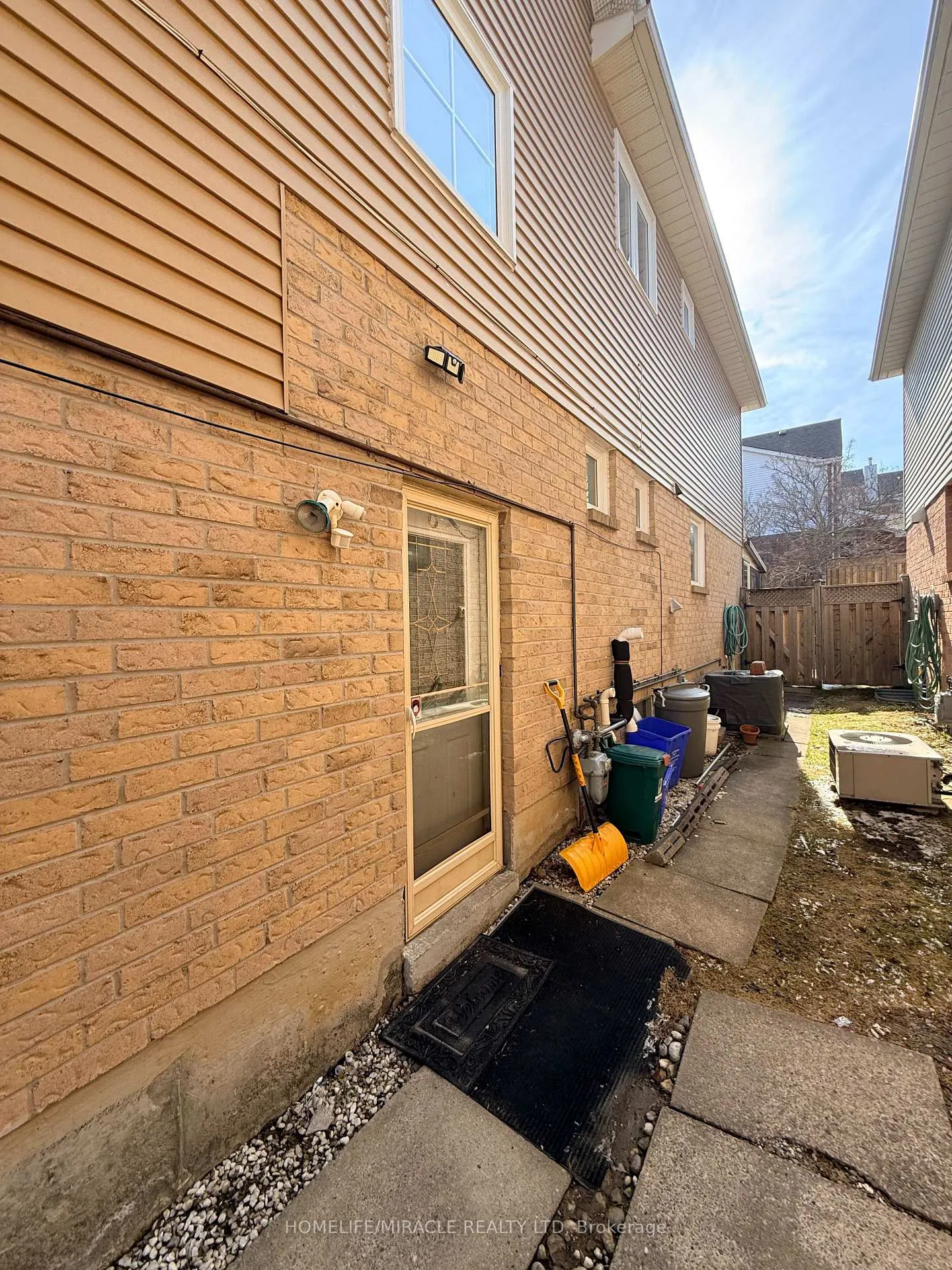 Photo 4 of 2274 Chapman Court, Pickering, Brock Ridge — HOMEH