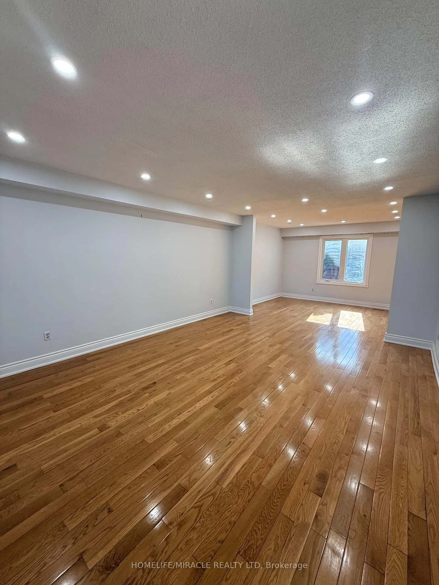 Photo 8 of 2274 Chapman Court, Pickering, Brock Ridge — HOMEH