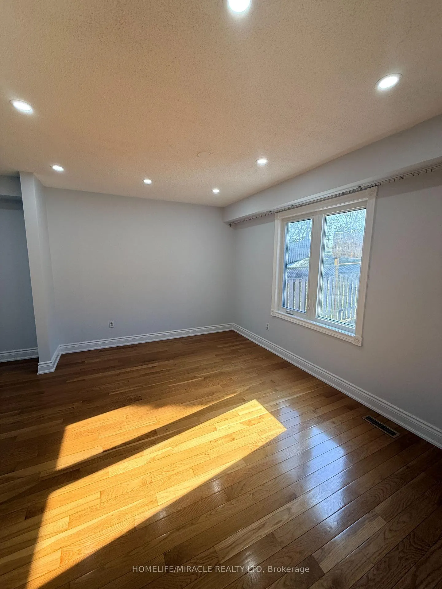 Photo 10 of 2274 Chapman Court, Pickering, Brock Ridge — HOMEH