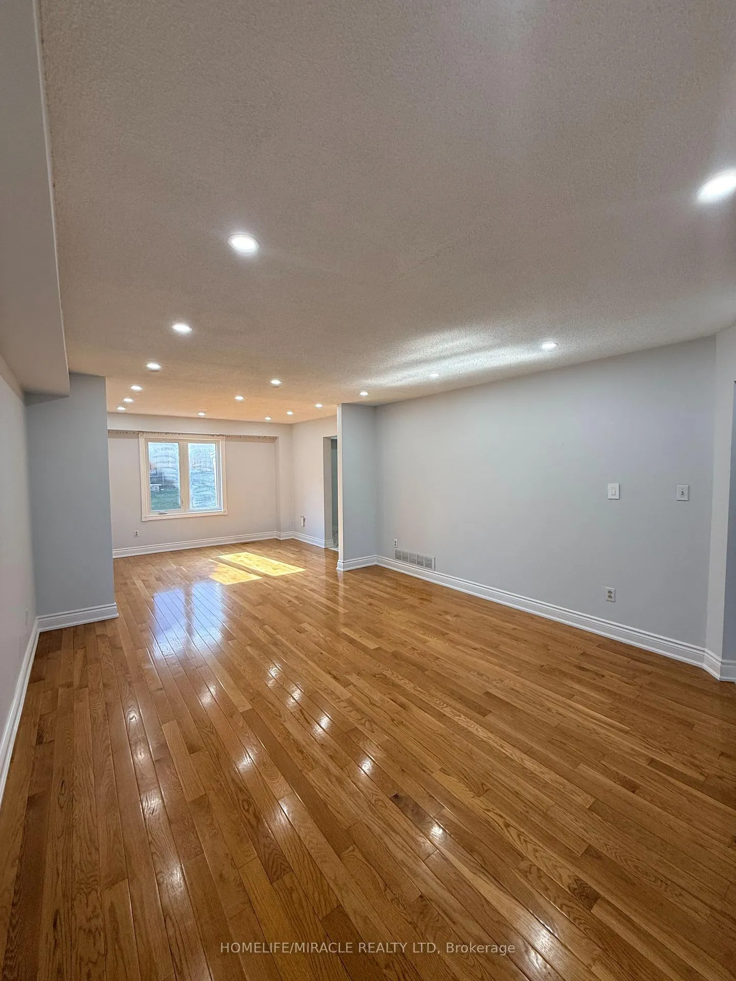 Photo 12 of 2274 Chapman Court, Pickering, Brock Ridge — HOMEH