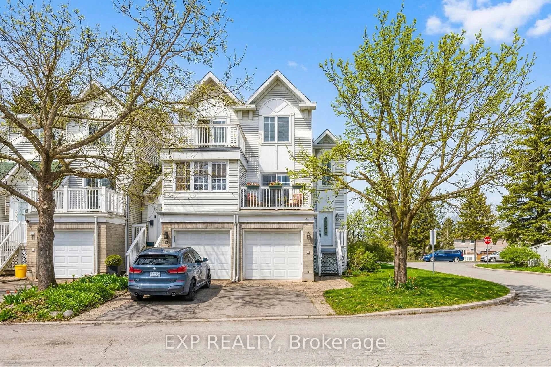 Front of 10 Castlegreen Private