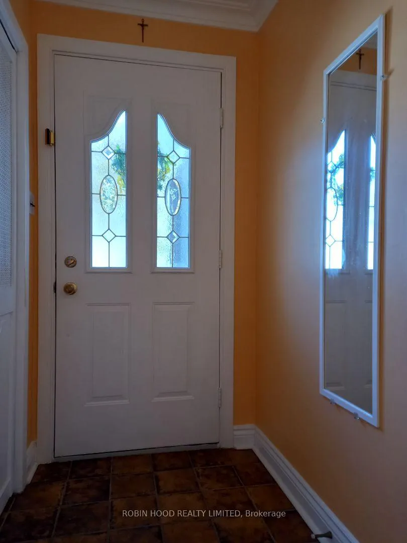 Photo 5 of 238 Thistle Down Boulevard, Etobicoke, Thistletown-Beaumonde Heights — HOMEH
