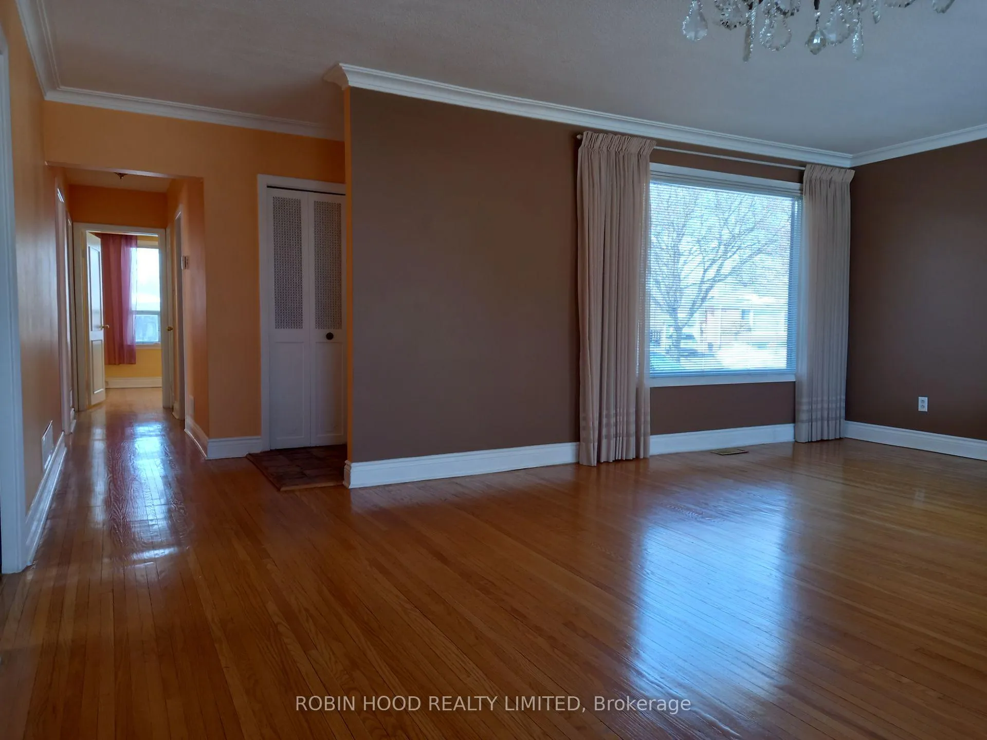 Photo 7 of 238 Thistle Down Boulevard, Etobicoke, Thistletown-Beaumonde Heights — HOMEH