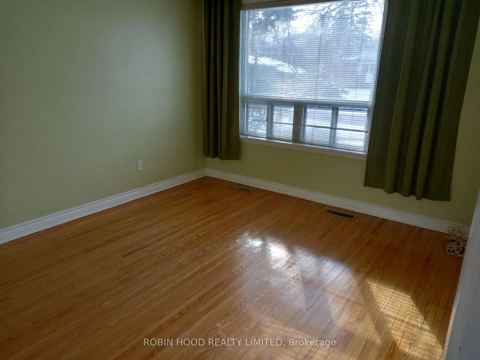 Photo 10 of 238 Thistle Down Boulevard, Etobicoke, Thistletown-Beaumonde Heights — HOMEH