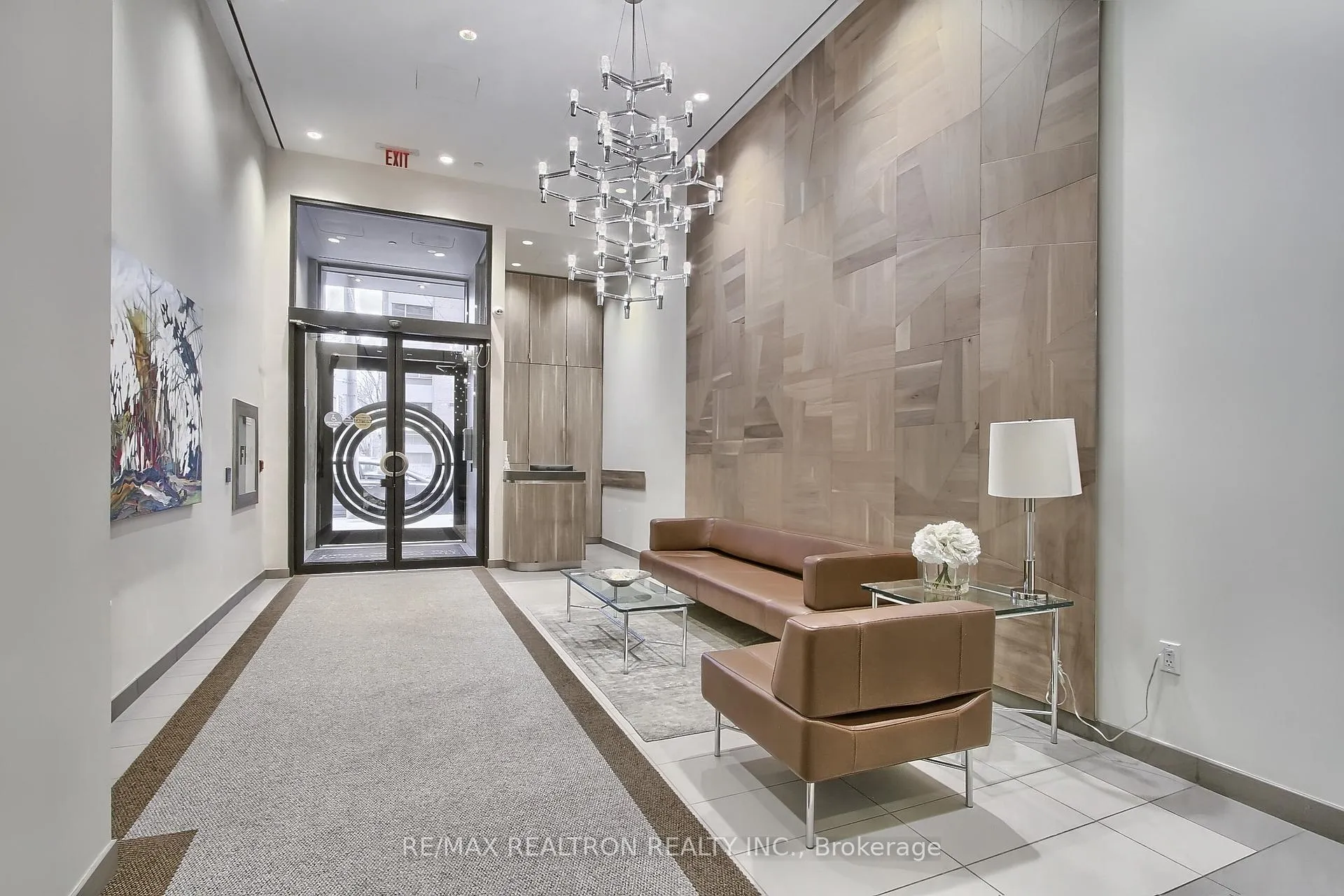 Photo 3 of Unit 406, 55A Avenue Road, Toronto, The Annex — HOMEH