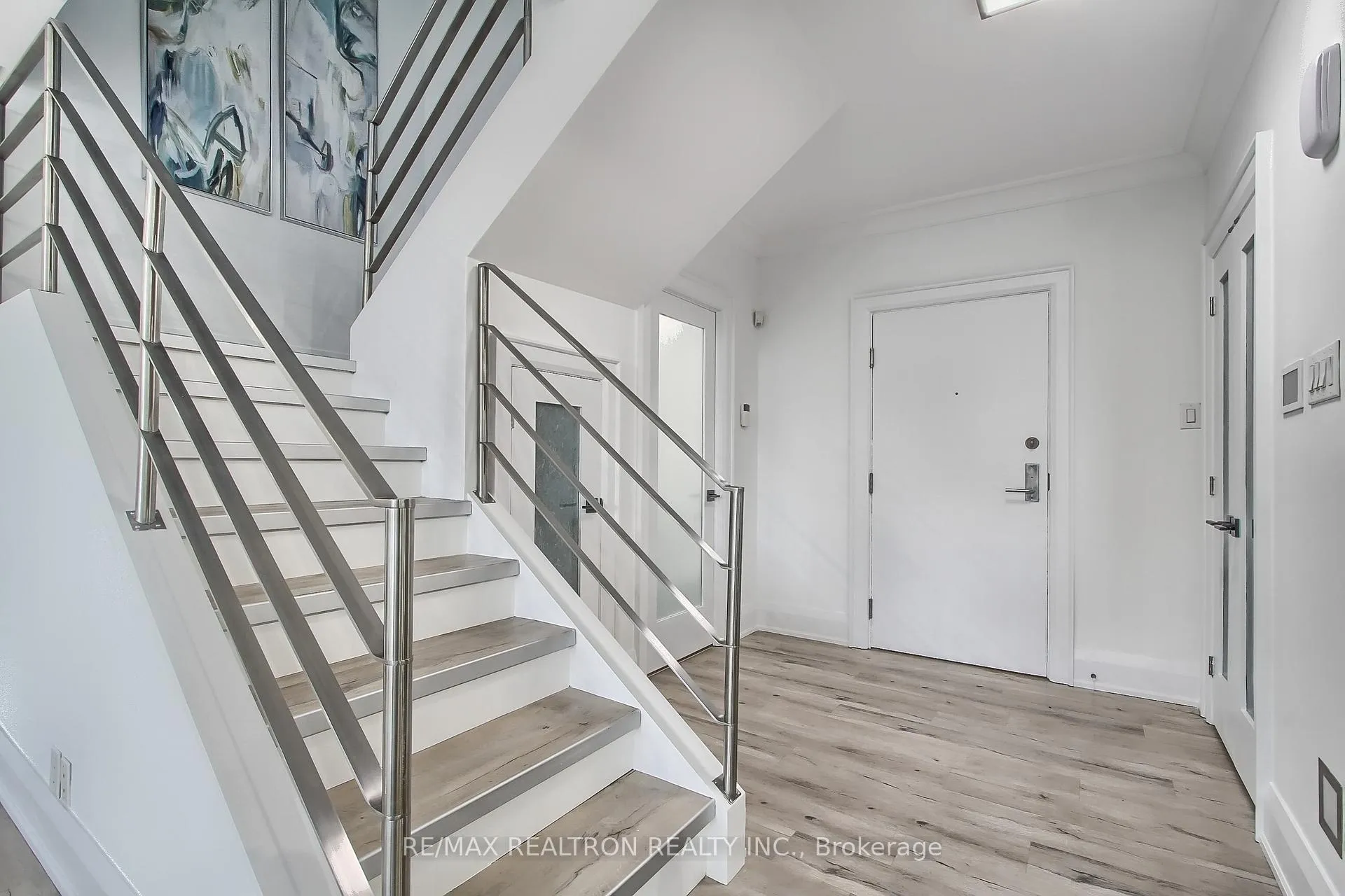 Photo 9 of Unit 406, 55A Avenue Road, Toronto, The Annex — HOMEH