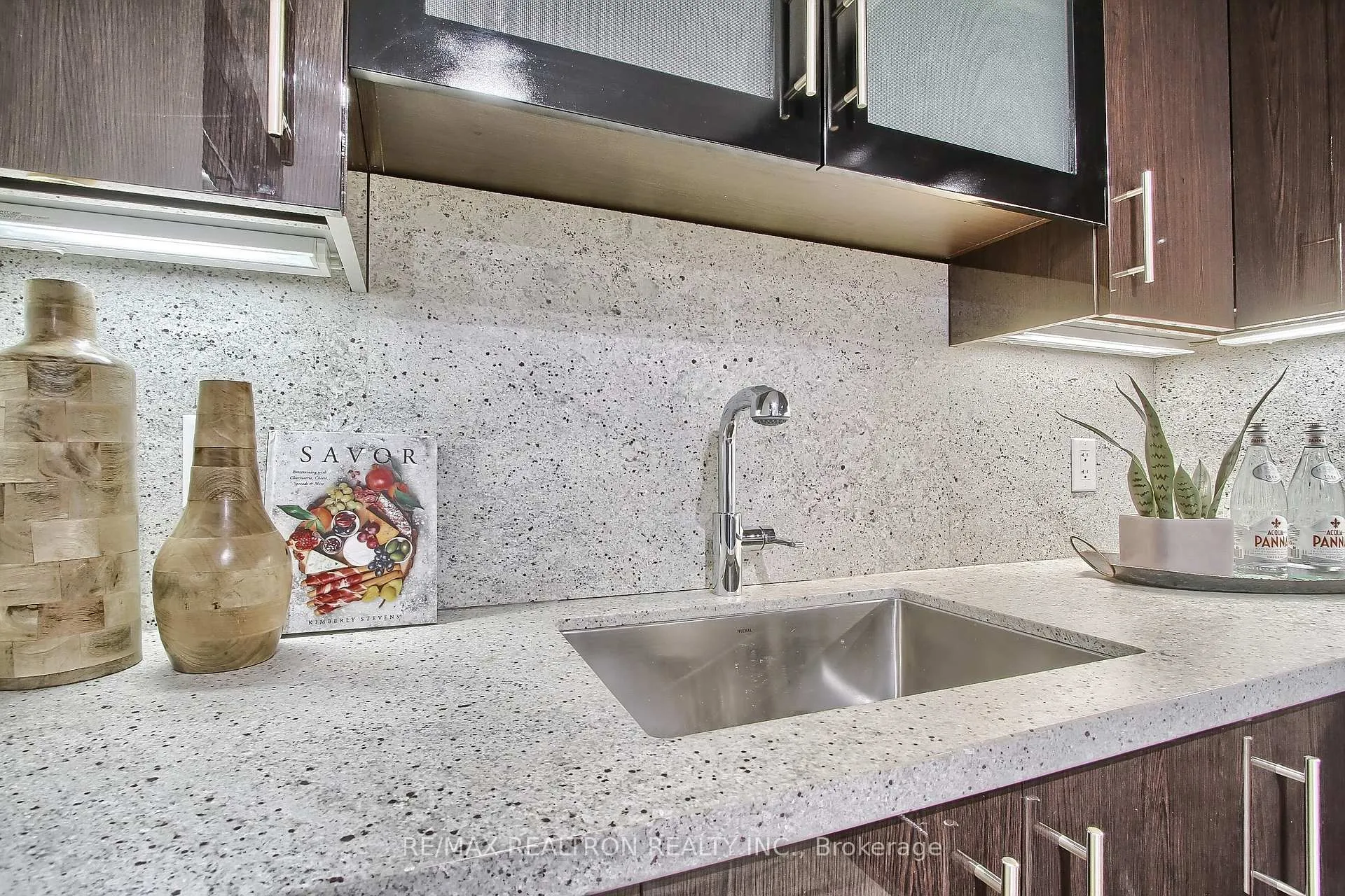 Photo 14 of Unit 406, 55A Avenue Road, Toronto, The Annex — HOMEH