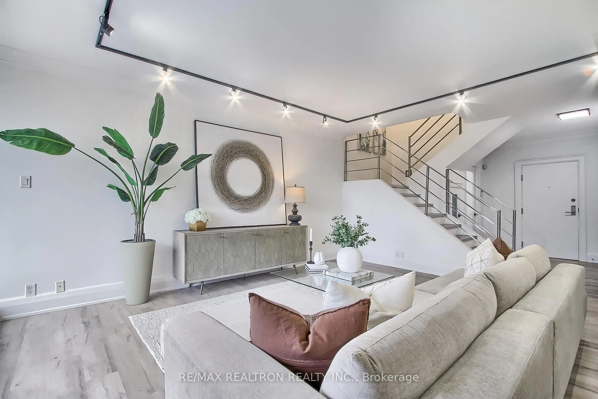 Photo 25 of Unit 406, 55A Avenue Road, Toronto, The Annex — HOMEH
