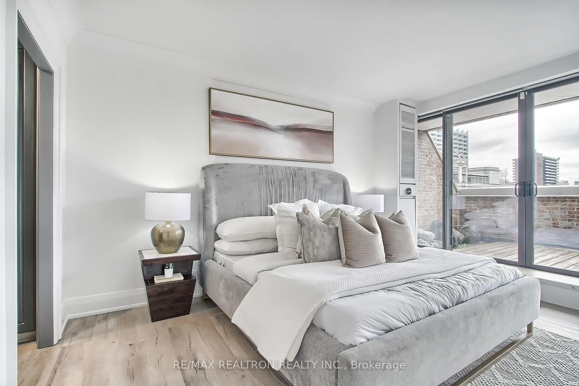 Photo 32 of Unit 406, 55A Avenue Road, Toronto, The Annex — HOMEH