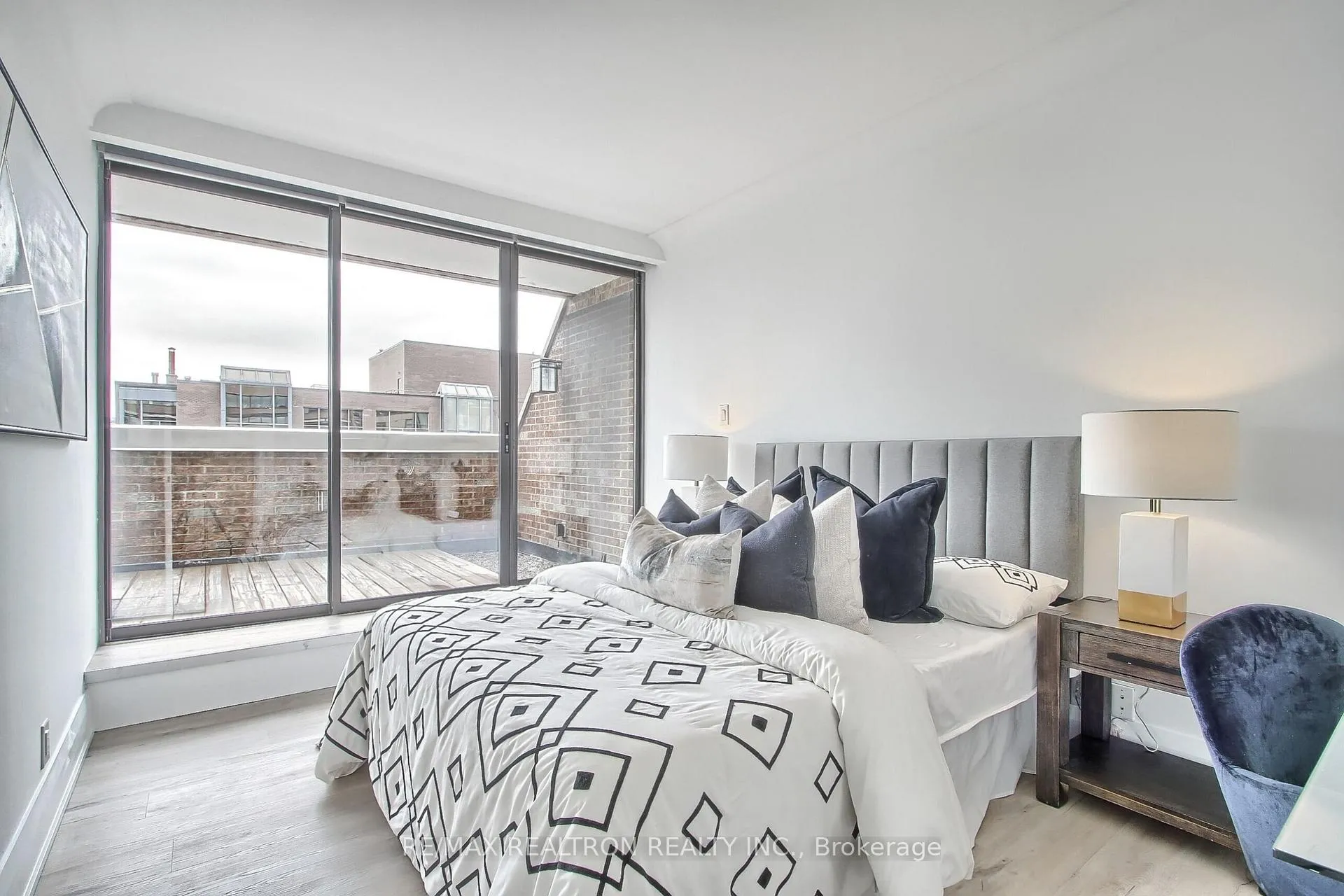 Photo 40 of Unit 406, 55A Avenue Road, Toronto, The Annex — HOMEH
