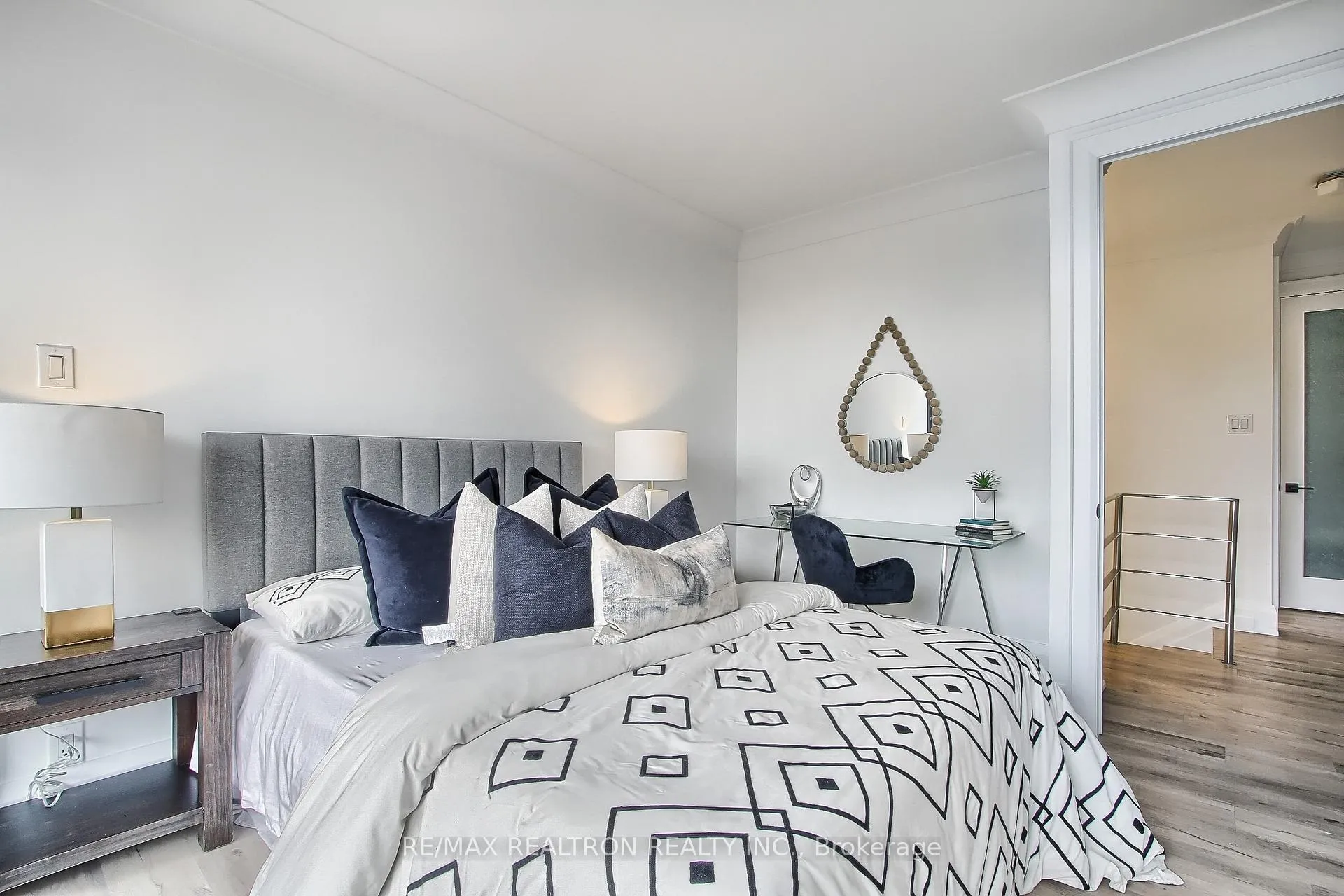 Photo 41 of Unit 406, 55A Avenue Road, Toronto, The Annex — HOMEH