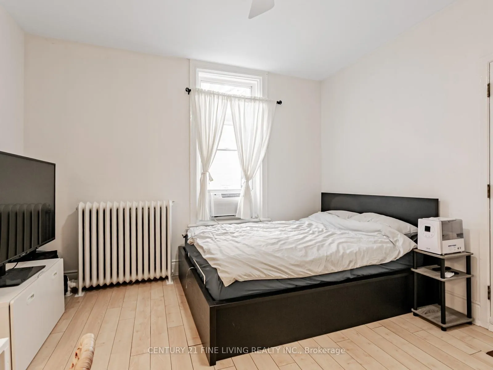Photo 15 of 24 Webster Avenue, Toronto, The Annex — HOMEH