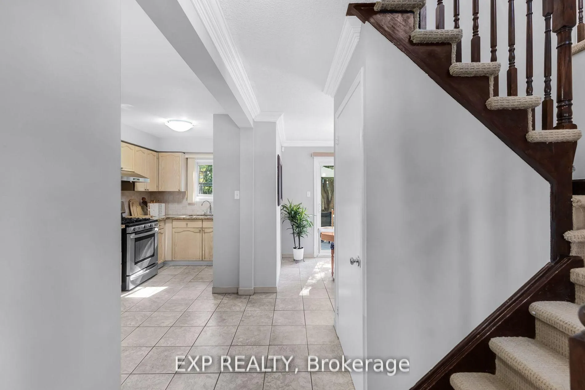 Photo 5 of 148 Taylorwood Avenue, Caledon, Bolton North — HOMEH