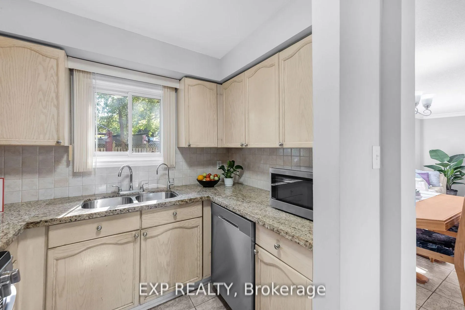 Photo 7 of 148 Taylorwood Avenue, Caledon, Bolton North — HOMEH