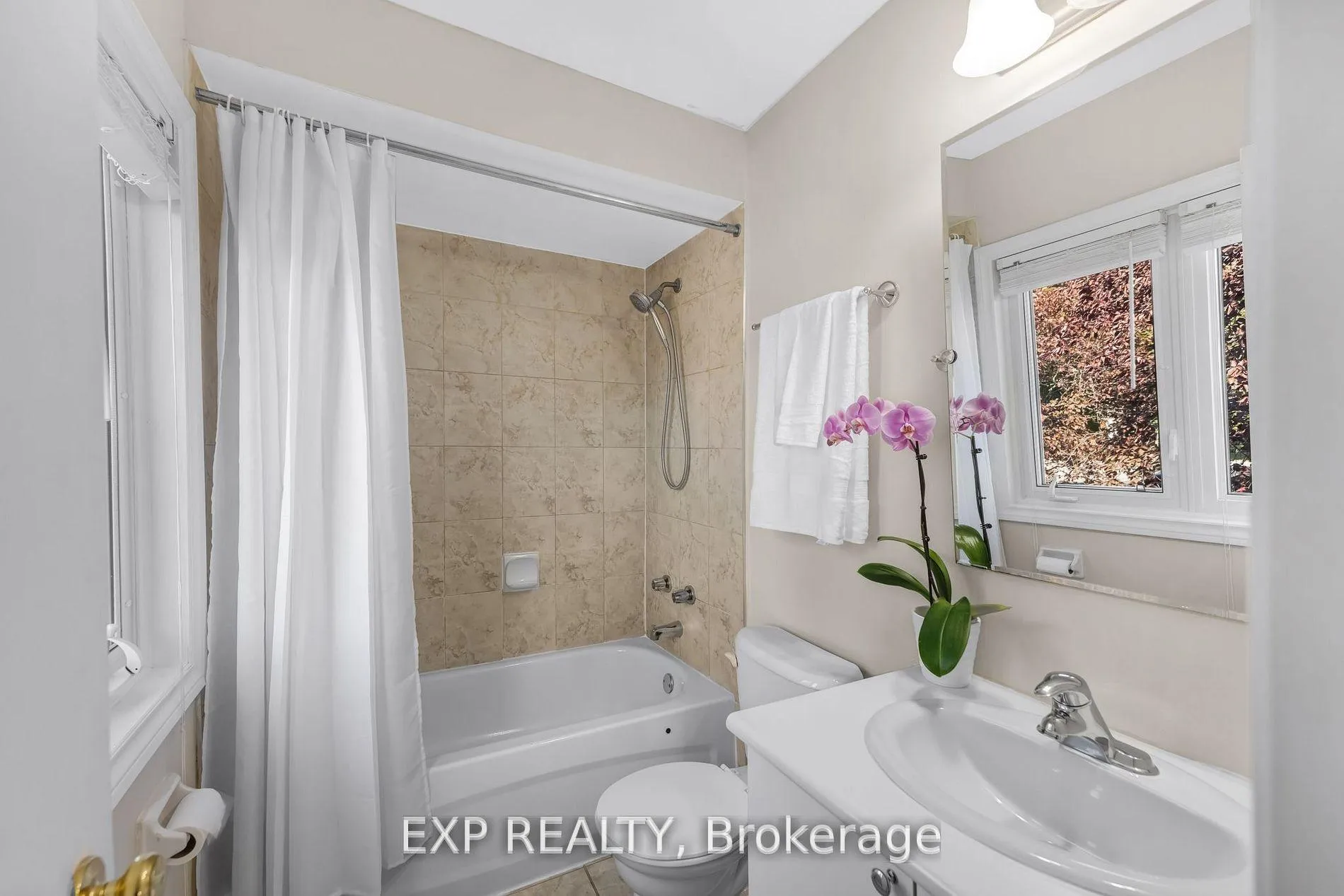 Photo 23 of 148 Taylorwood Avenue, Caledon, Bolton North — HOMEH