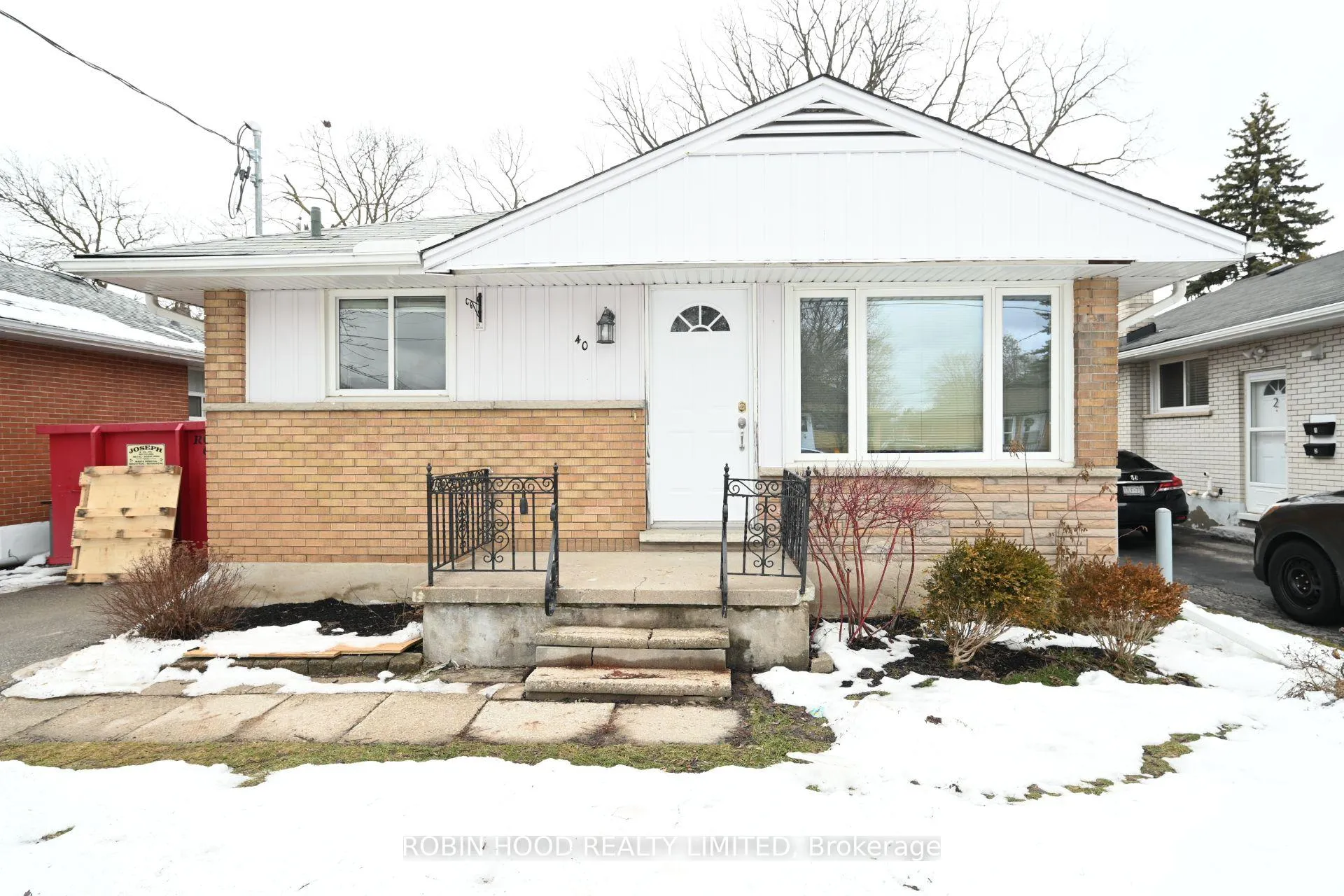 Photo 2 of Unit Unit 1, 40 Winslow Drive, Windsor, Remington Park — HOMEH