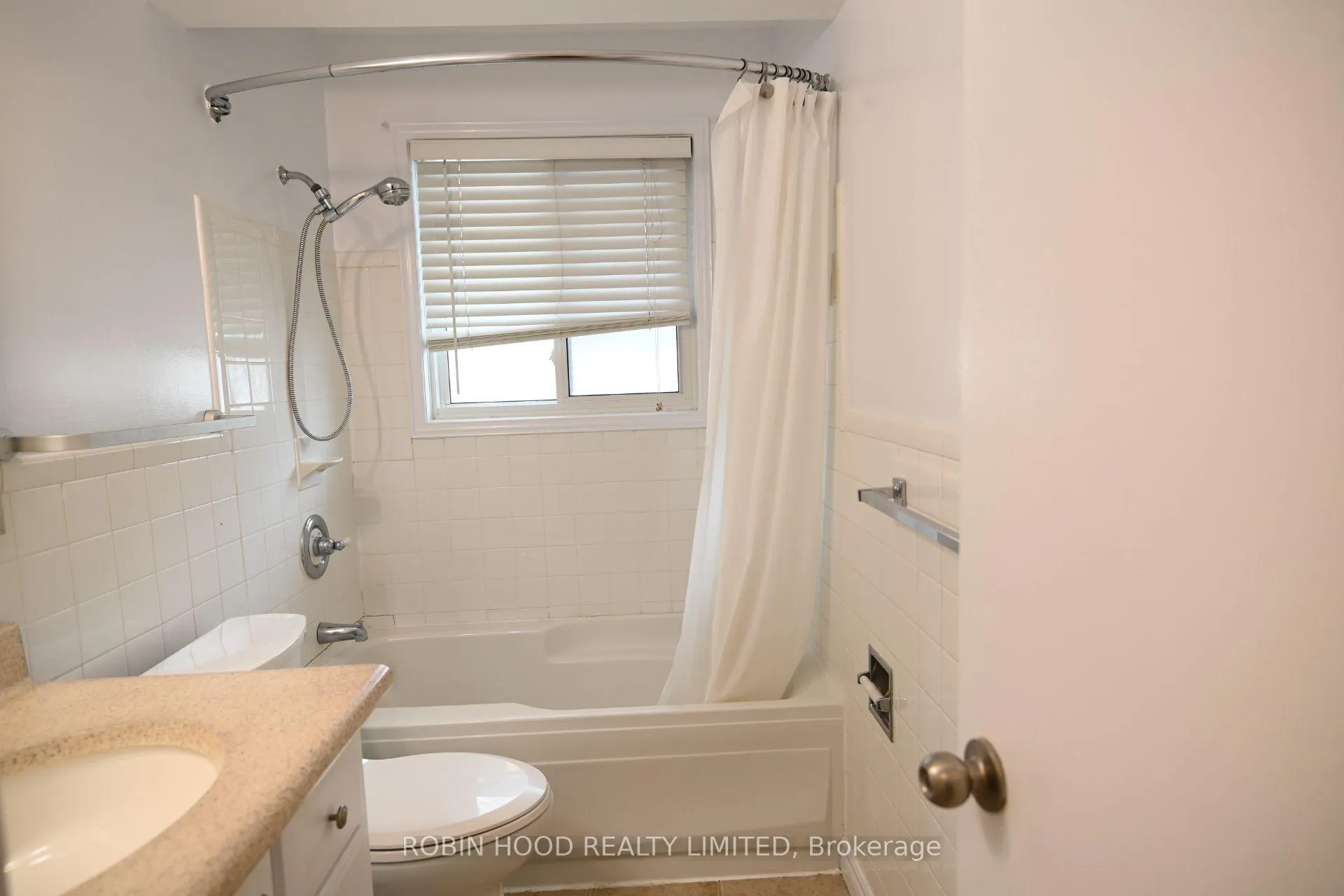Photo 7 of Unit Unit 1, 40 Winslow Drive, Windsor, Remington Park — HOMEH