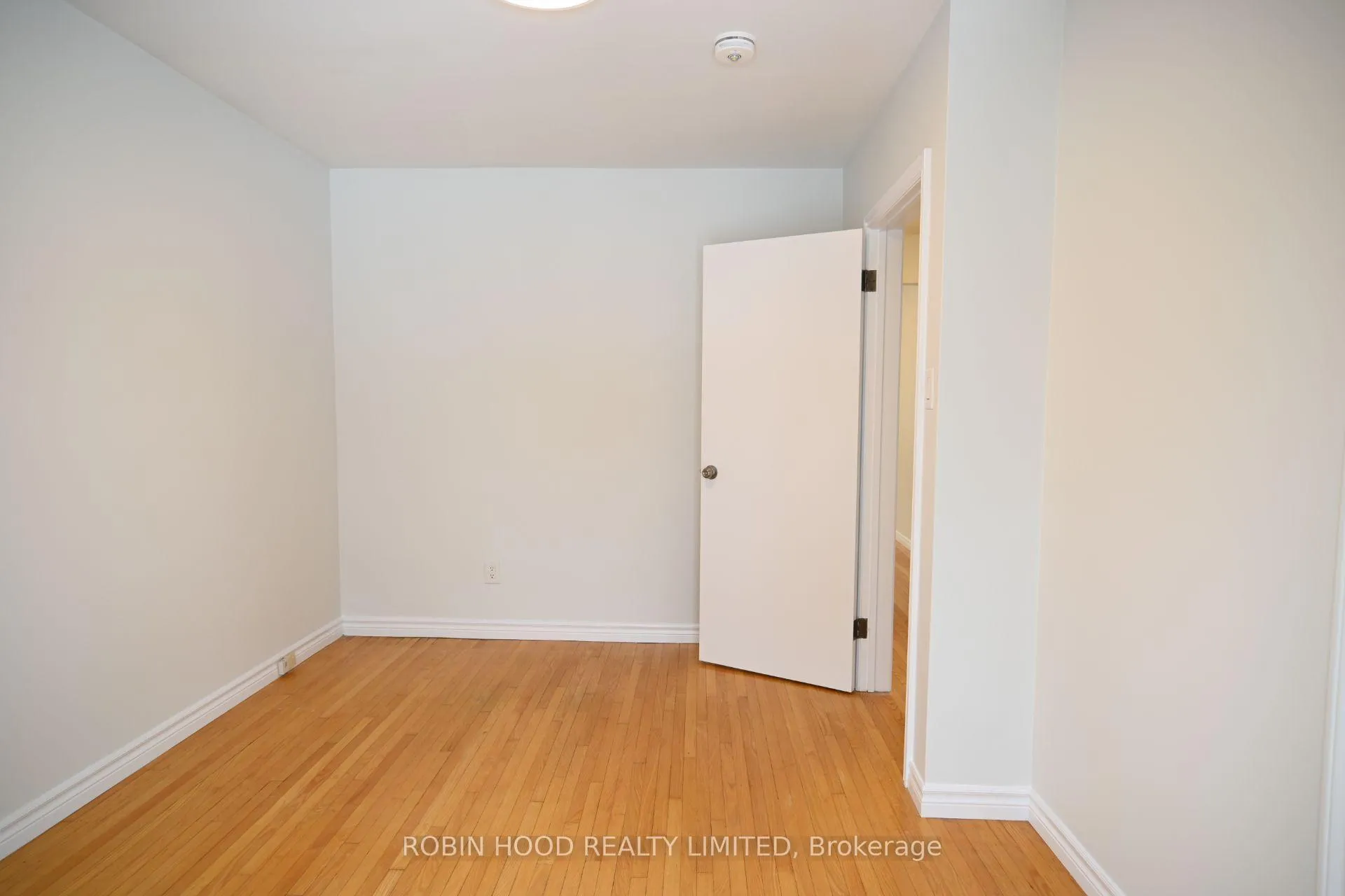 Photo 9 of Unit Unit 1, 40 Winslow Drive, Windsor, Remington Park — HOMEH