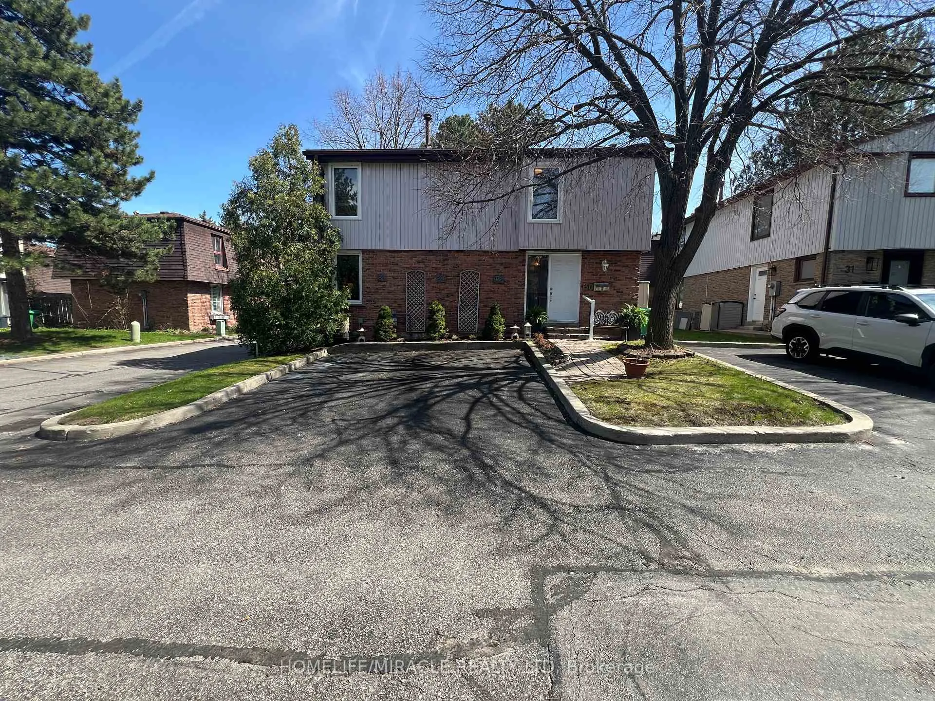 Front of Unit 30, 59 Kenninghall Boulevard