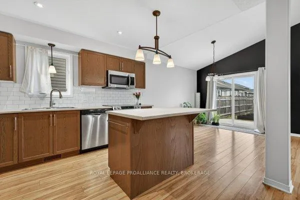 Photo 10 of 1271 Atkinson Street, Kingston, City Northwest — HOMEH