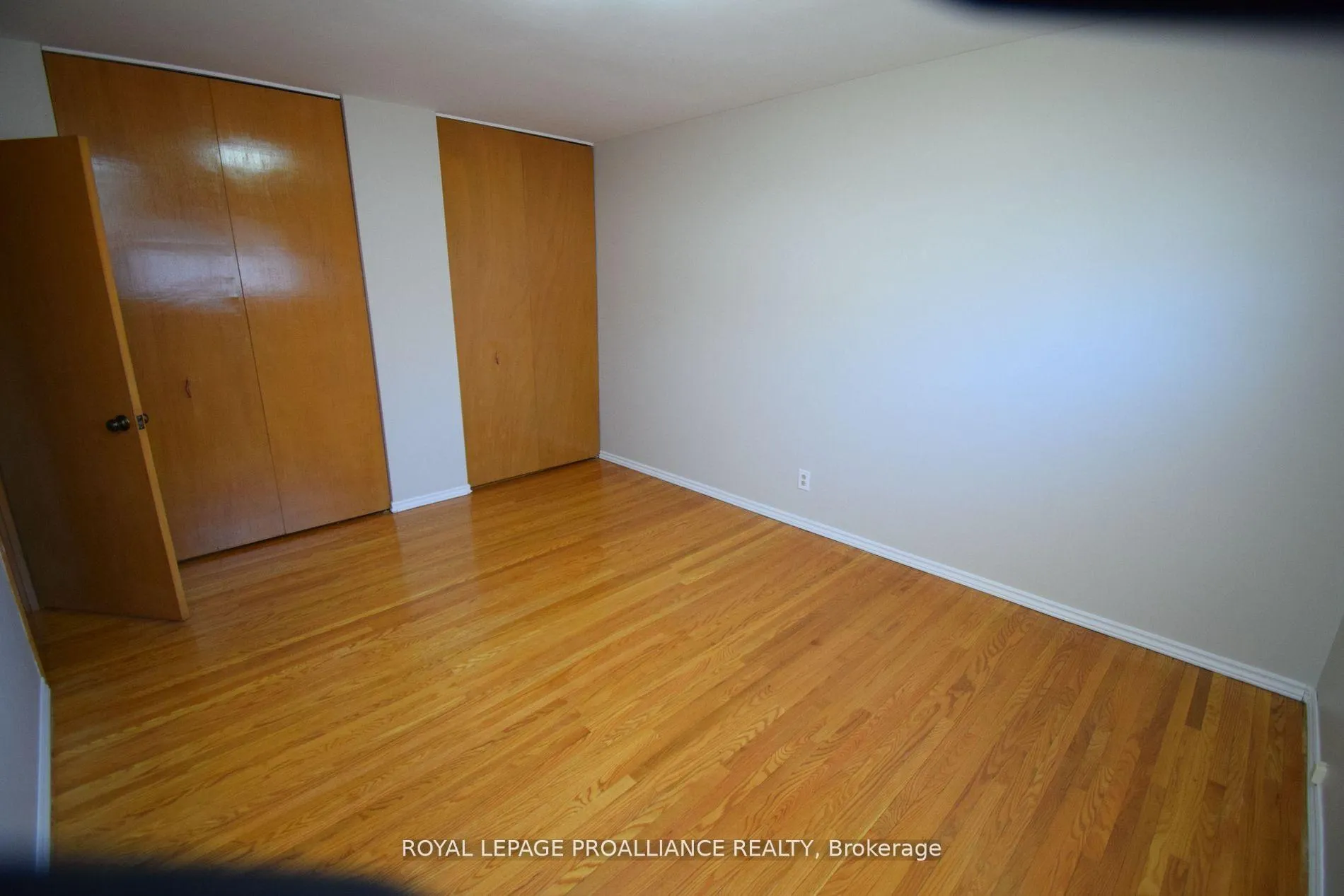 Photo 7 of 8 Walden Circle, Belleville, Belleville Ward — HOMEH