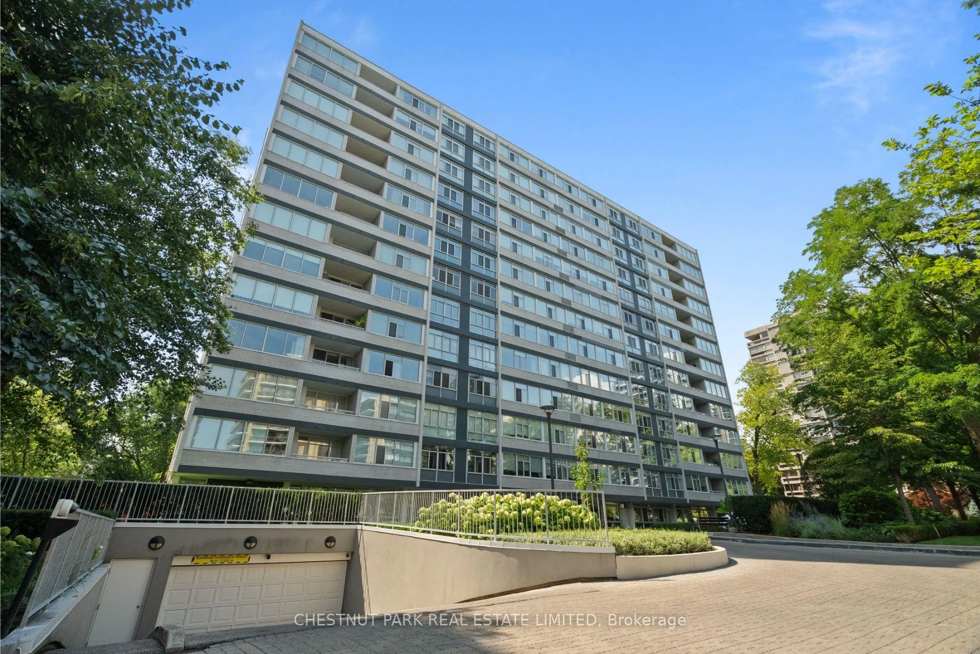 Front of Unit 602, 500 Avenue Road