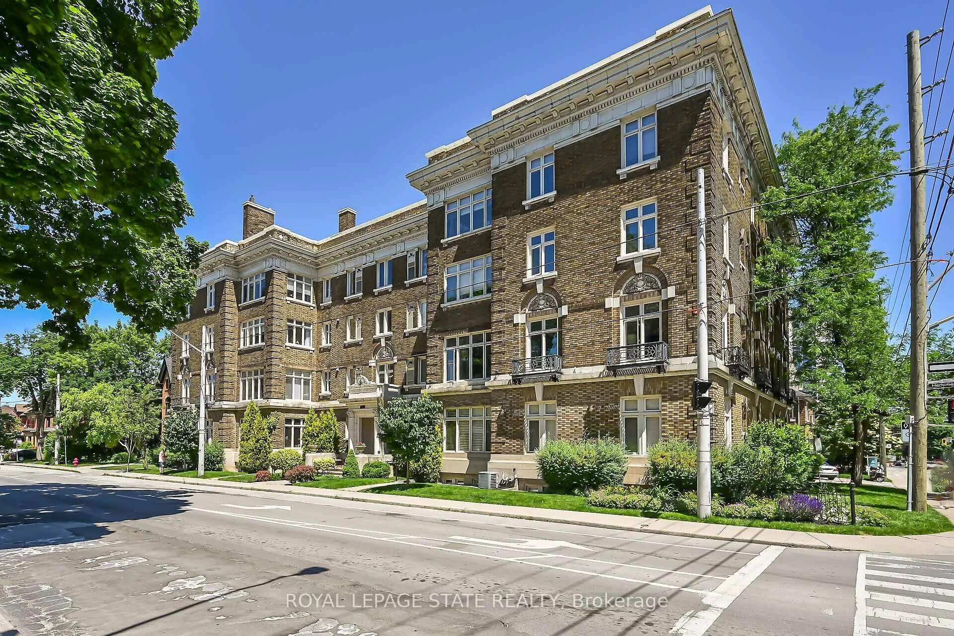 Photo 3 of Unit 41, 86 Herkimer Street, Hamilton, Durand — HOMEH