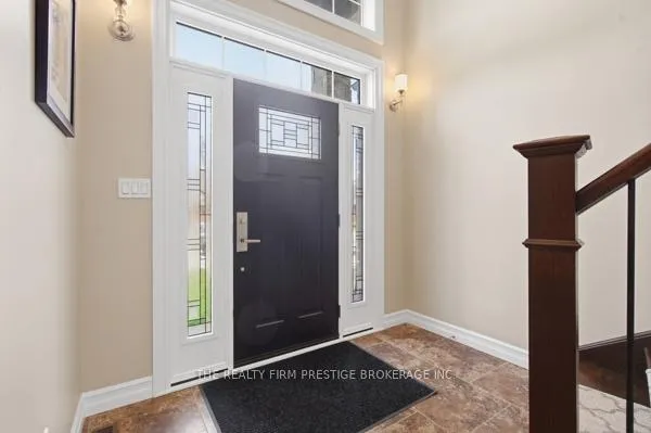 Photo 4 of 38 Veale Crescent, Strathroy-Caradoc, SW — HOMEH