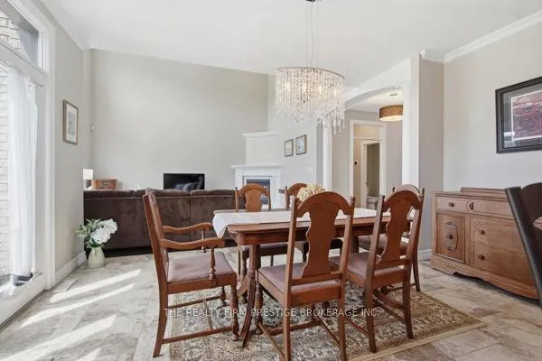 Photo 15 of 38 Veale Crescent, Strathroy-Caradoc, SW — HOMEH