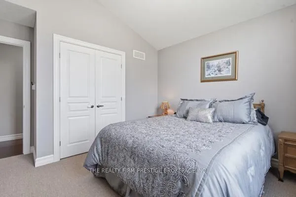 Photo 34 of 38 Veale Crescent, Strathroy-Caradoc, SW — HOMEH