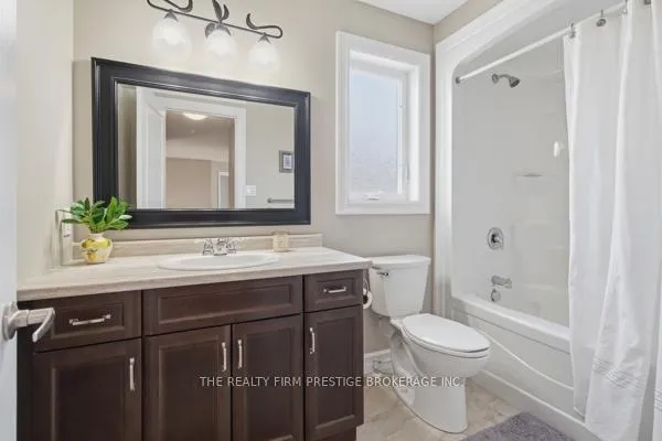 Photo 35 of 38 Veale Crescent, Strathroy-Caradoc, SW — HOMEH