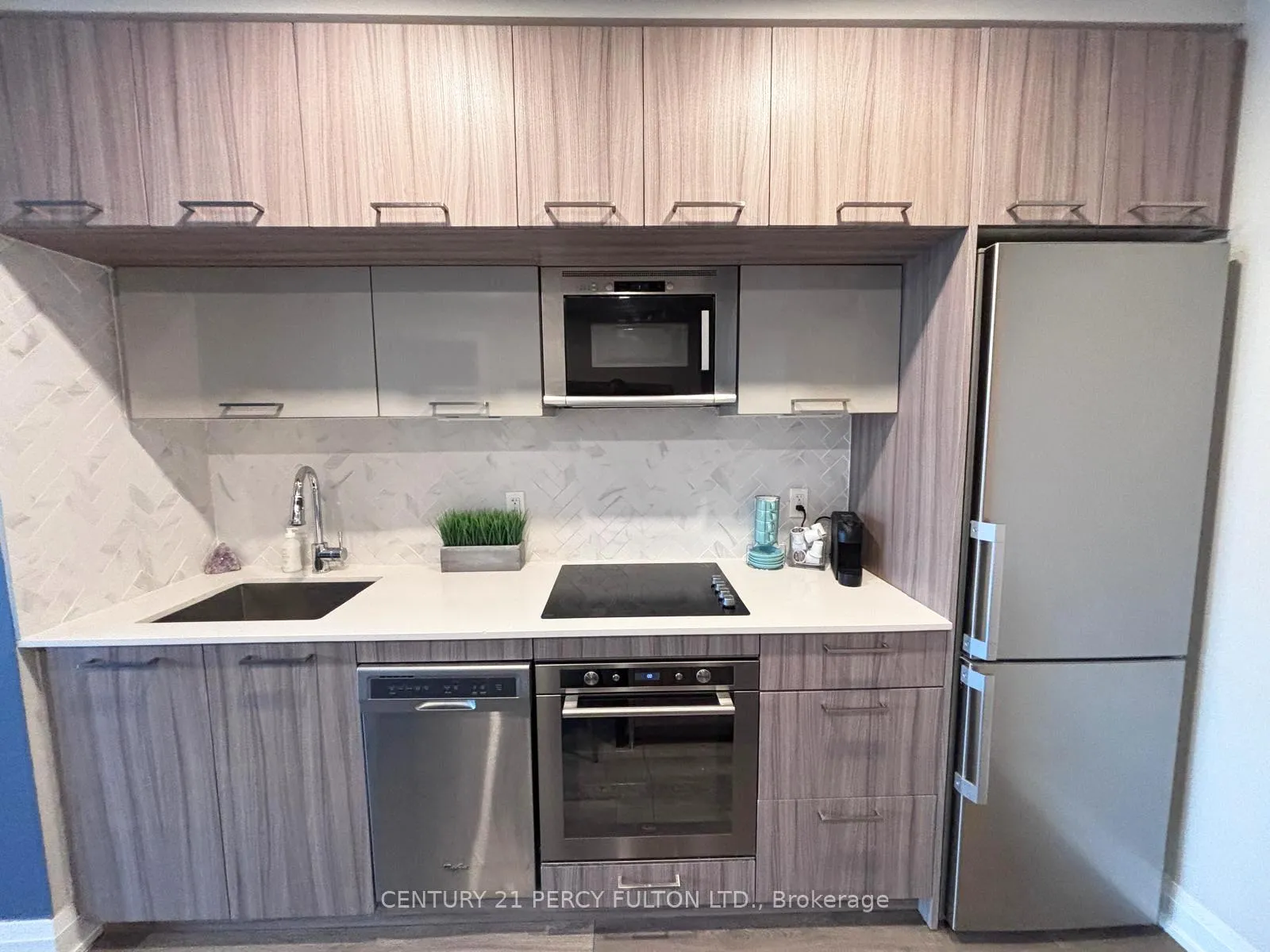 Photo 5 of Unit 215, 4800 Highway 7, Vaughan, East Woodbridge — HOMEH