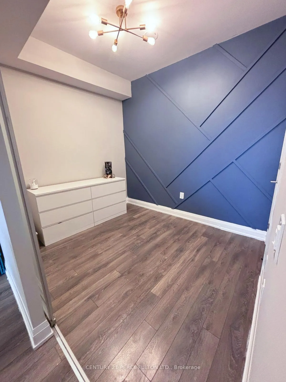 Photo 6 of Unit 215, 4800 Highway 7, Vaughan, East Woodbridge — HOMEH