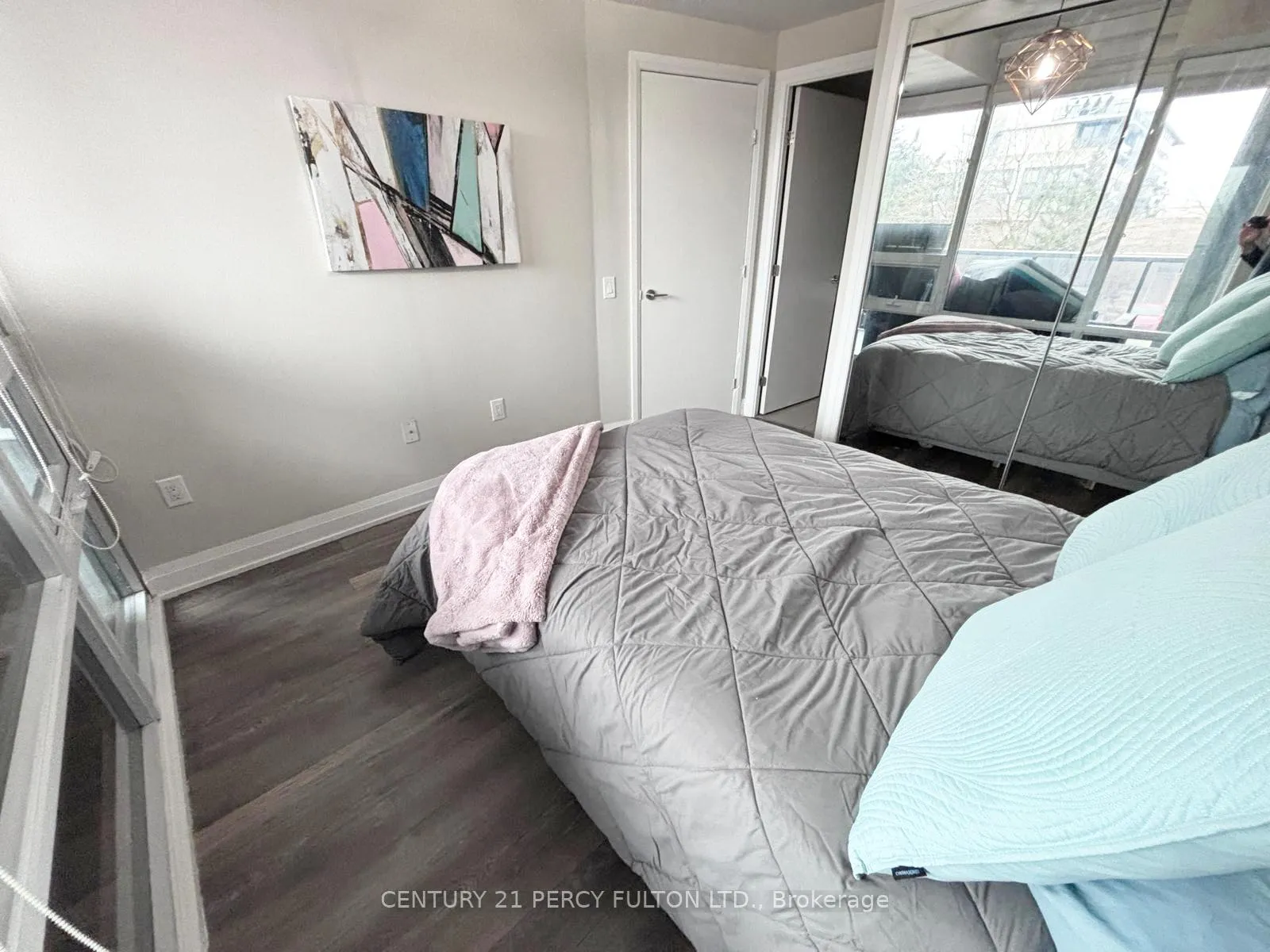 Photo 8 of Unit 215, 4800 Highway 7, Vaughan, East Woodbridge — HOMEH